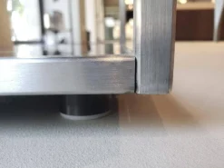 Cameo Konsole Parsolglas Hinterlackiert Rot Schwarz Gestell Edelstahl Matt