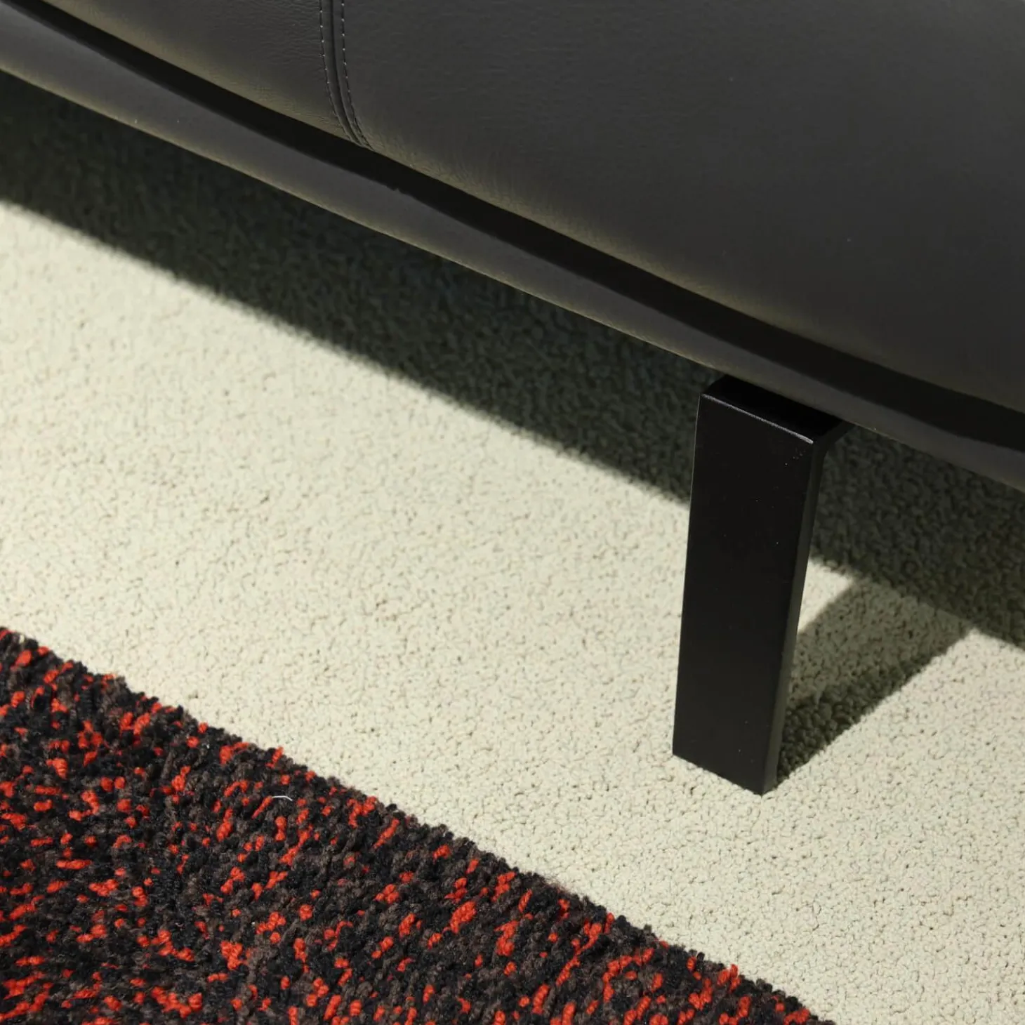 Chaiselounge Bellice 679 D17 Vollnarbenleder Raffino 109 Shark Schwarz Grau Füße Sobrio Epoxy 450224 E1500 Granite Matt