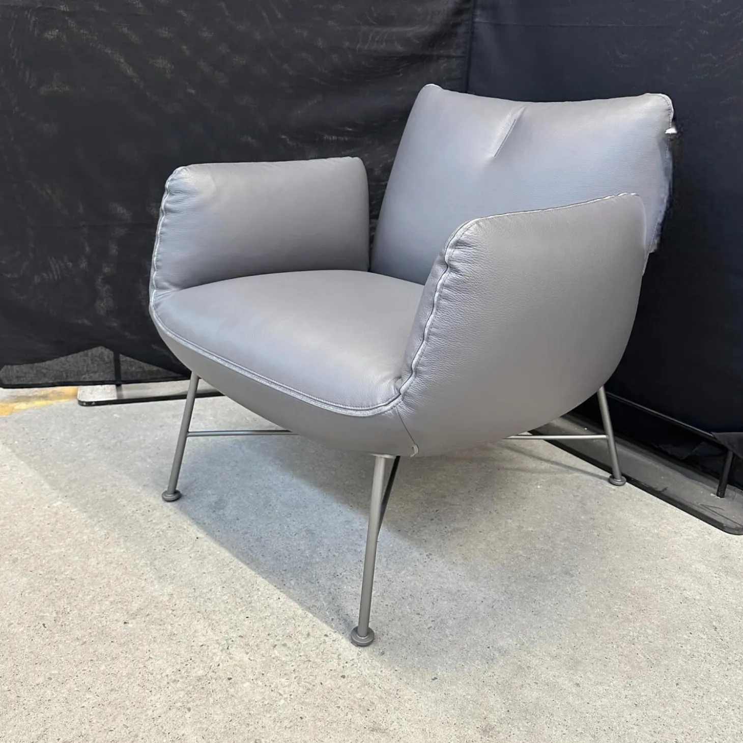 Clubsessel Jalis 26188 Leder 248 Asche Grau Nahtband 5091 Mittelgrau Grau Drahtgestell F02 Feinstruktur Platin