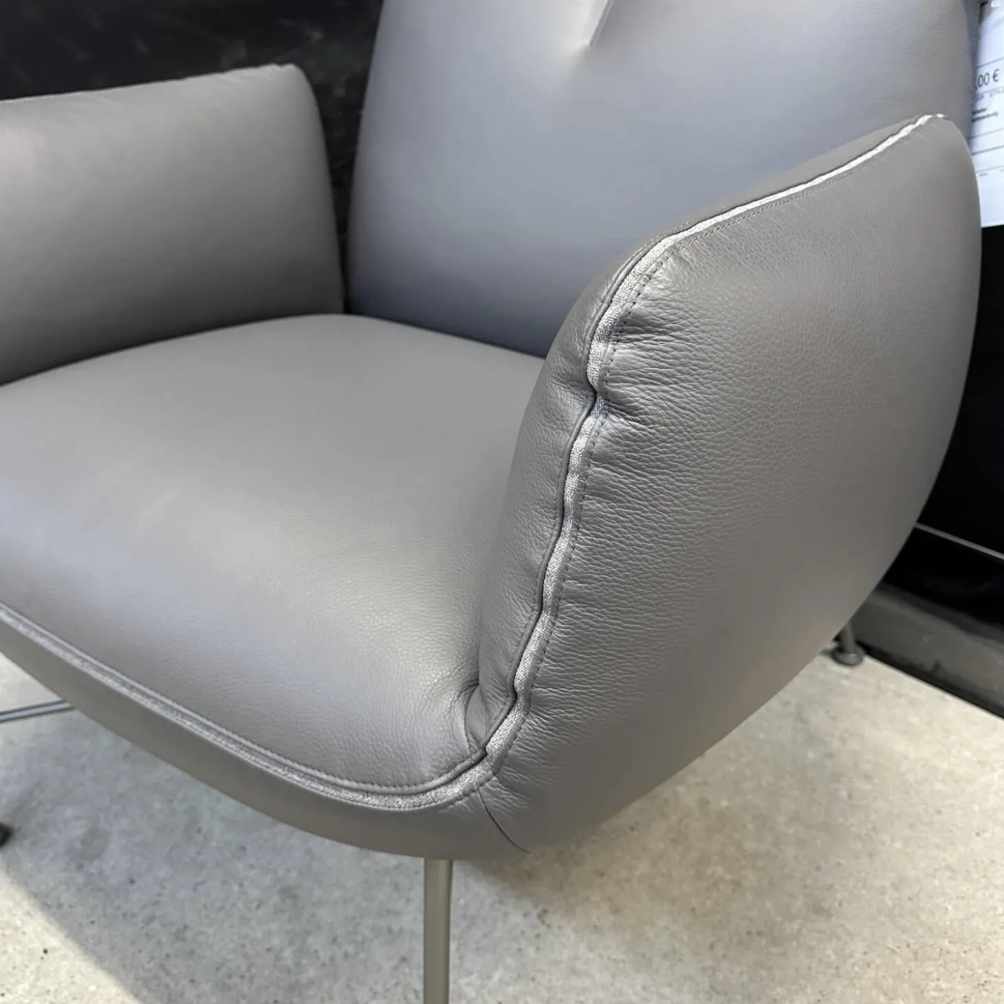 Clubsessel Jalis 26188 Leder 248 Asche Grau Nahtband 5091 Mittelgrau Grau Drahtgestell F02 Feinstruktur Platin