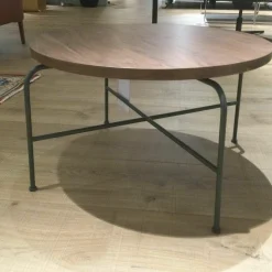 Couchtisch 947-353 Platte Nussbaum Massiv Gestell Metall Lackiert Umbragrau