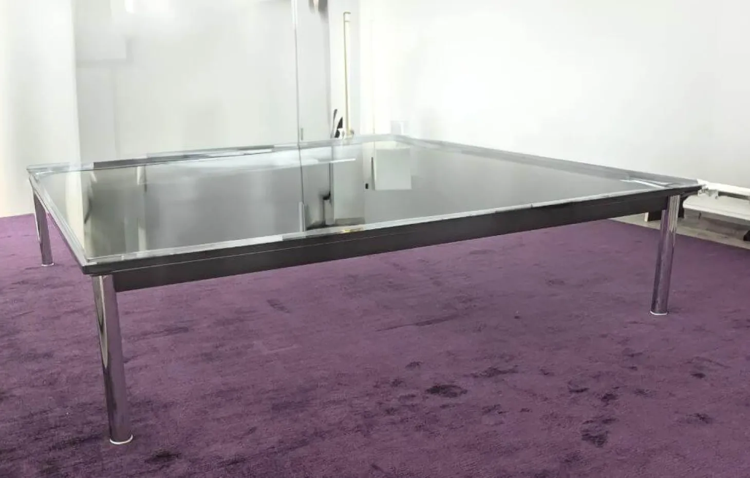 Couchtisch LC10-P Tischplatte Klarglas Gestell Stahl verchromt