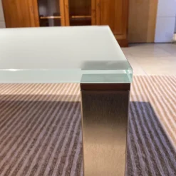 Couchtisch Platte Optiwhite Samtcolor Weiß Gestell Edelstahl RAL 1013 Lackiert