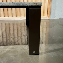 Couchtisch Primus Platte Gneis Bianco Romano Grau Gestell Dunkelbronze