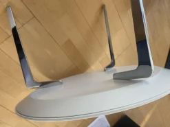 Couchtisch Solo Rund Platte Lack Kristallblau Blau Weiß Füße Chrom