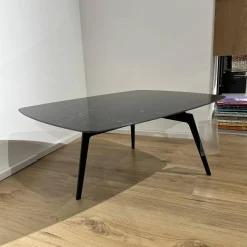 Couchtisch Susa Platte Keramik Nero Marquina Gestell Metall 3-Fuß Schwarz Pulverbeschichtet