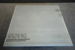 Couchtisch Table-Au Platte Hellgrau Gestell Silber