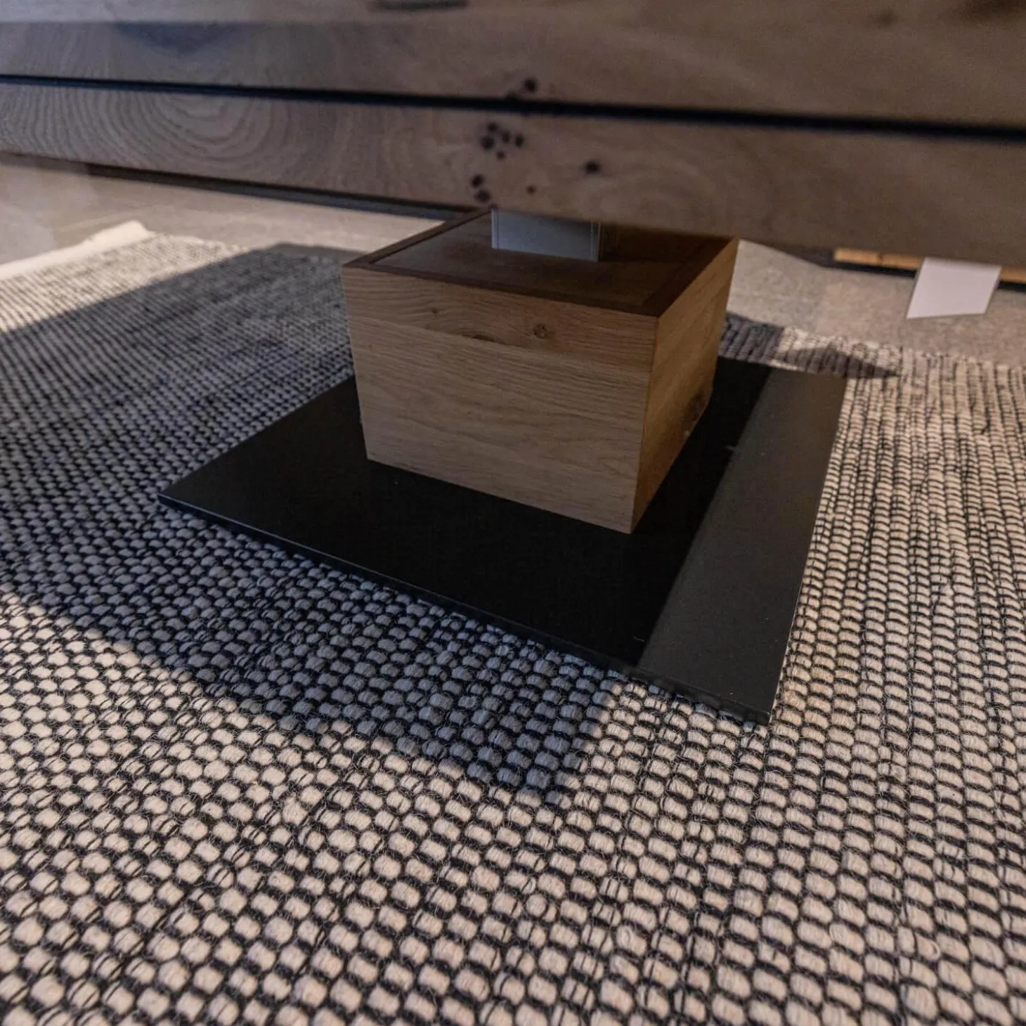 Couchtisch WK 490 Baristo Asteiche Bianco Rillenoptik Mit Liftfunktion Und Schubkästen