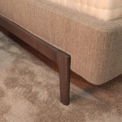 Doppelbett Fulham Fle 18a Stoff Wear WF 184 Grau Gestell Gebeiztes Kernholz Eiche Graphit Grau Ohne Matratze Ohne Lattenrost