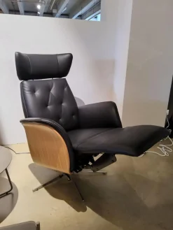 Drehsessel Aberdeen Leder 30 Nero Schwarz Holzblende Eiche Natur Sternfuß Edelstahl Mit 3 Motorischer Verstellung