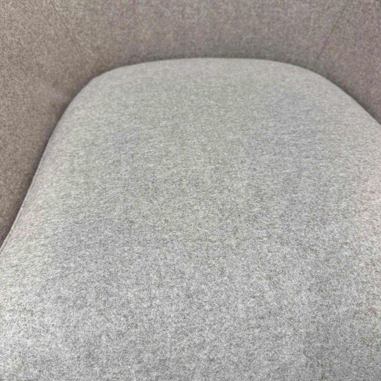 Drehsessel Cantate 682 101 Innen Stoff Divina Melange 2 220 Grau Außen Leder Ceras Brindle 2110 Beige