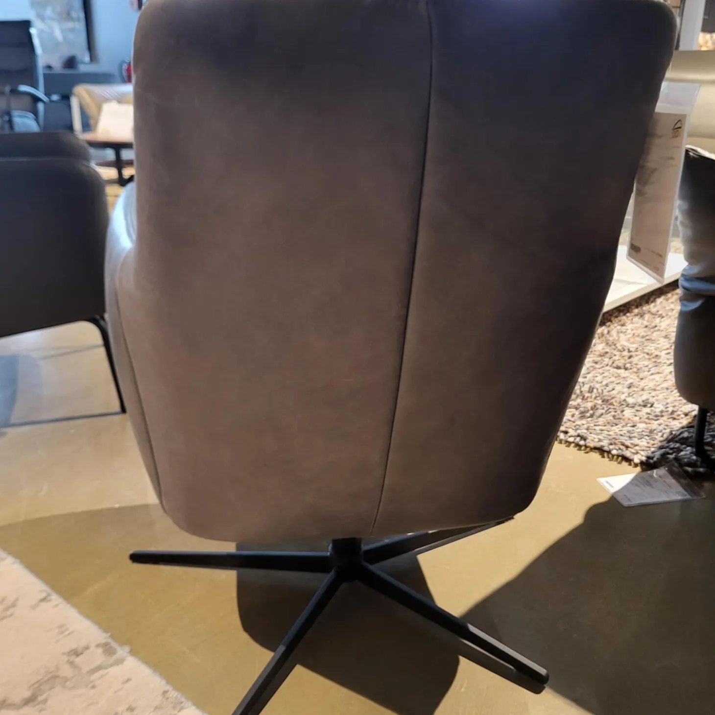 Drehsessel Rufus Niedrig Leder Grey PG RET Grau Kreuzfuß Metall Schwarz