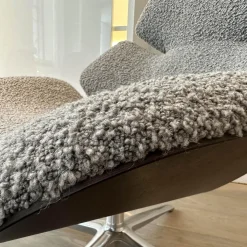 Drehsessel Shrimp Mit Hocker Stoff 14002 Hellgrau Holzschale Eiche Braun D73