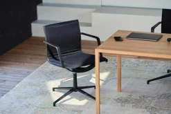 Drehstuhl Atho Schwarz Trevira CS Gestell Aluminium