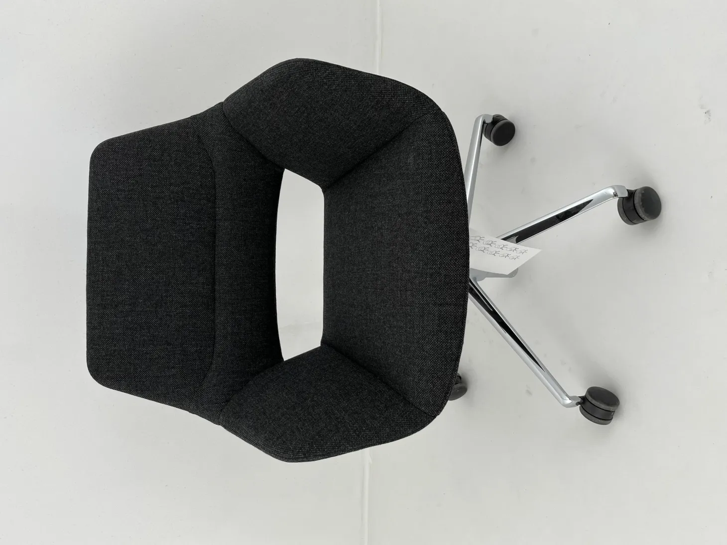 Drehstuhl OCCO Conference 224 63 Stoff 65 Re Wool 198 Schwarz Gestell Stahl Verchromt Mit Rollen Schwarz