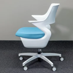 Drehstuhl Sharko Mit Ablage Unter Der Sitzfläche