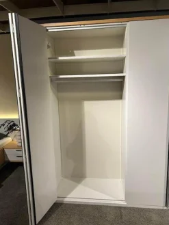 Drehtürenschrank Sonate R5 Lack Brillantgrau mit Beleuchtung