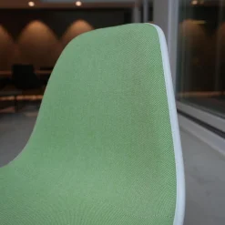 Eames Platic Sidechair DSW Vollpolster Stoff Hopsak Wiesengrün Elfenbein Kederfarbe Weiß Gestell Ahorn Schwarz