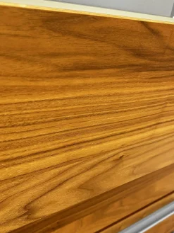 Eckschrank Aliga Front Und Korpus Lack Platingrau Grau Weiß Absetzung Kernnussbaum Inklusive Beleuchtung