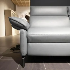 Ecksofa 1267 Leder 24 Longlife Sea Wallfree Grau Füße Schwarz Mit Elektrischer Relaxfunktion Und Kissen