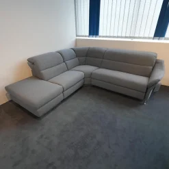 Ecksofa 1924 Stoff 24 Q2 Fashio Magma Grau Fuß Edelstahloptik