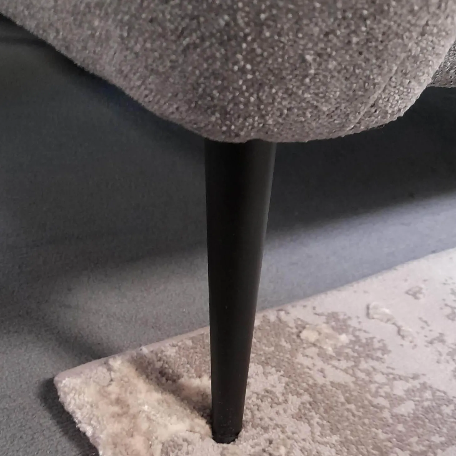 Ecksofa 50021 Stoff Ebba Quarz Grau Fuß Schwarz mit Kopfteilverstellung