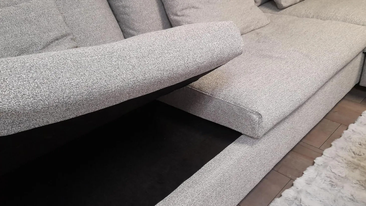 Ecksofa 16000 Stoff Venezia Sky Blue Grau Füße Metall Schwarz