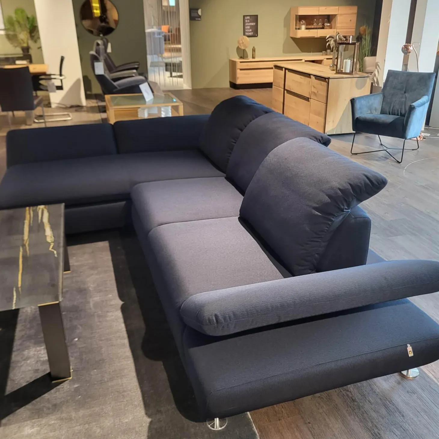 Ecksofa 15278 Taoo Stoff W6128 Blau Metallfüße Matt Gebürstet Mit Kopfteilverstellung Und Hocker