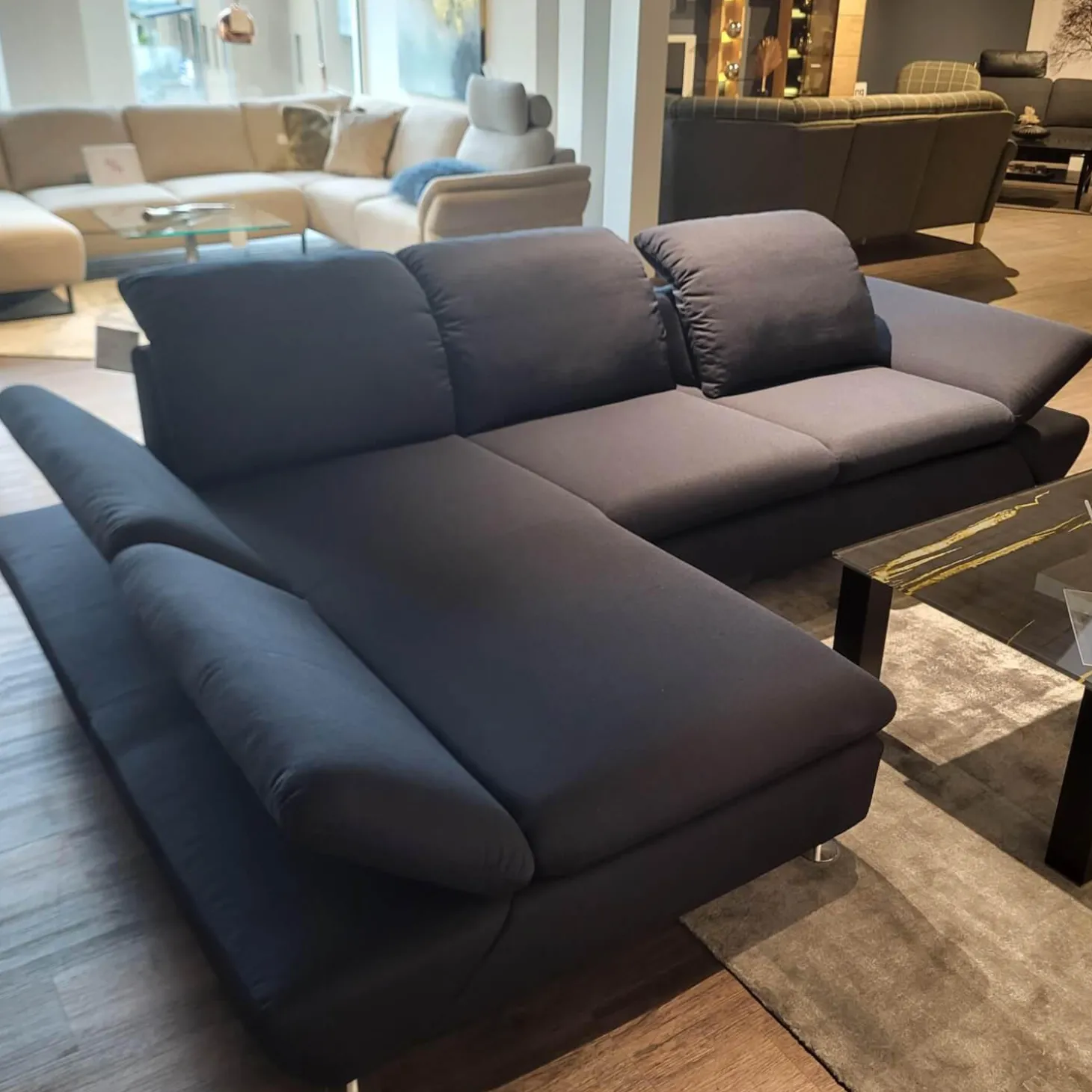 Ecksofa 15278 Taoo Stoff W6128 Blau Metallfüße Matt Gebürstet Mit Kopfteilverstellung Und Hocker