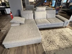 Ecksofa 16540 Valentinoo W60 22 Silbergrau Fuße FC3 Schwarz M99 Mit Sitztiefenverstellung Inklusive Hocker Und Kopfstütze