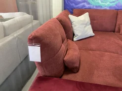 Ecksofa 80007 Webstoff Paris Chianti Rot Und Samtstoff Rivera Aubergine Violett Fuß Metall Schwarz Inklusive Hocker Und Verstellung