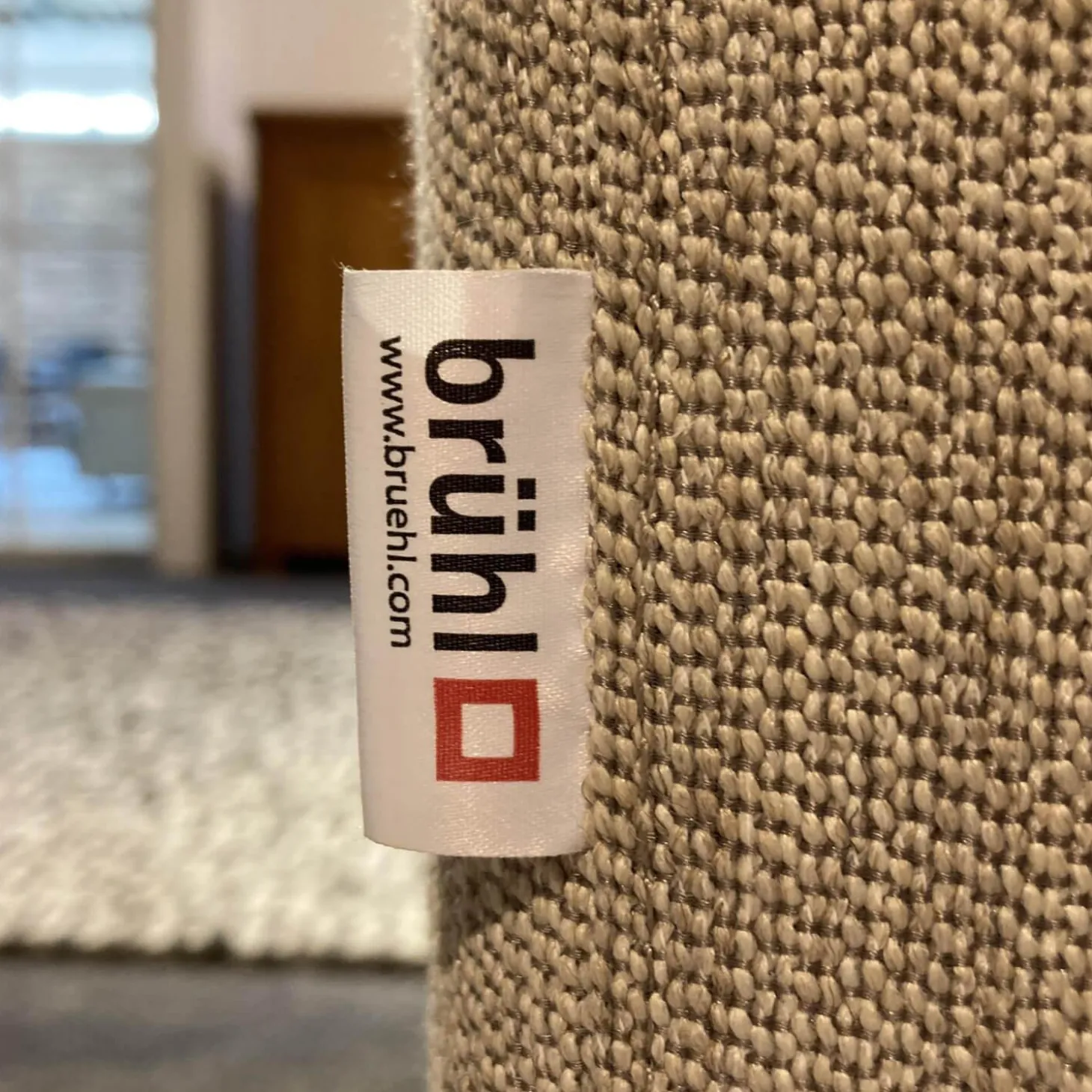 Ecksofa Alba Stoff 3360 Beige Mit Klappbaren Armteilen