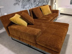 Ecksofa Amber Stoff 44 0050 Orange Füße Verchromt mit 5 Kissen