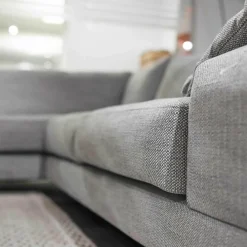 Ecksofa Andria Stoff Kairo 90 Grau Eiche Dunkel Geräuchert Mit Holzablage