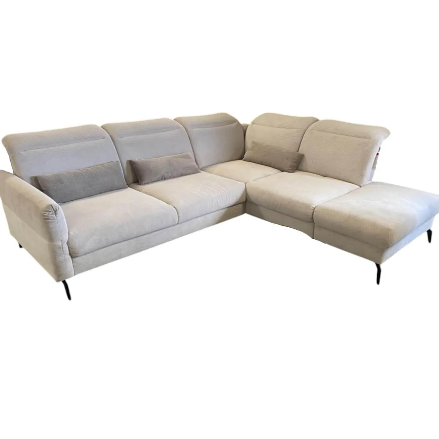 Ecksofa Breda Cord Stoff Rebbit Silver Silber Füße Schwarz Matt Inklusive Verstellungen Und Nierenkissen