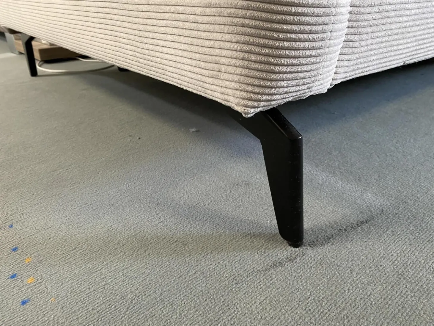 Ecksofa Breda Cord Stoff Rebbit Silver Silber Füße Schwarz Matt Inklusive Verstellungen Und Nierenkissen