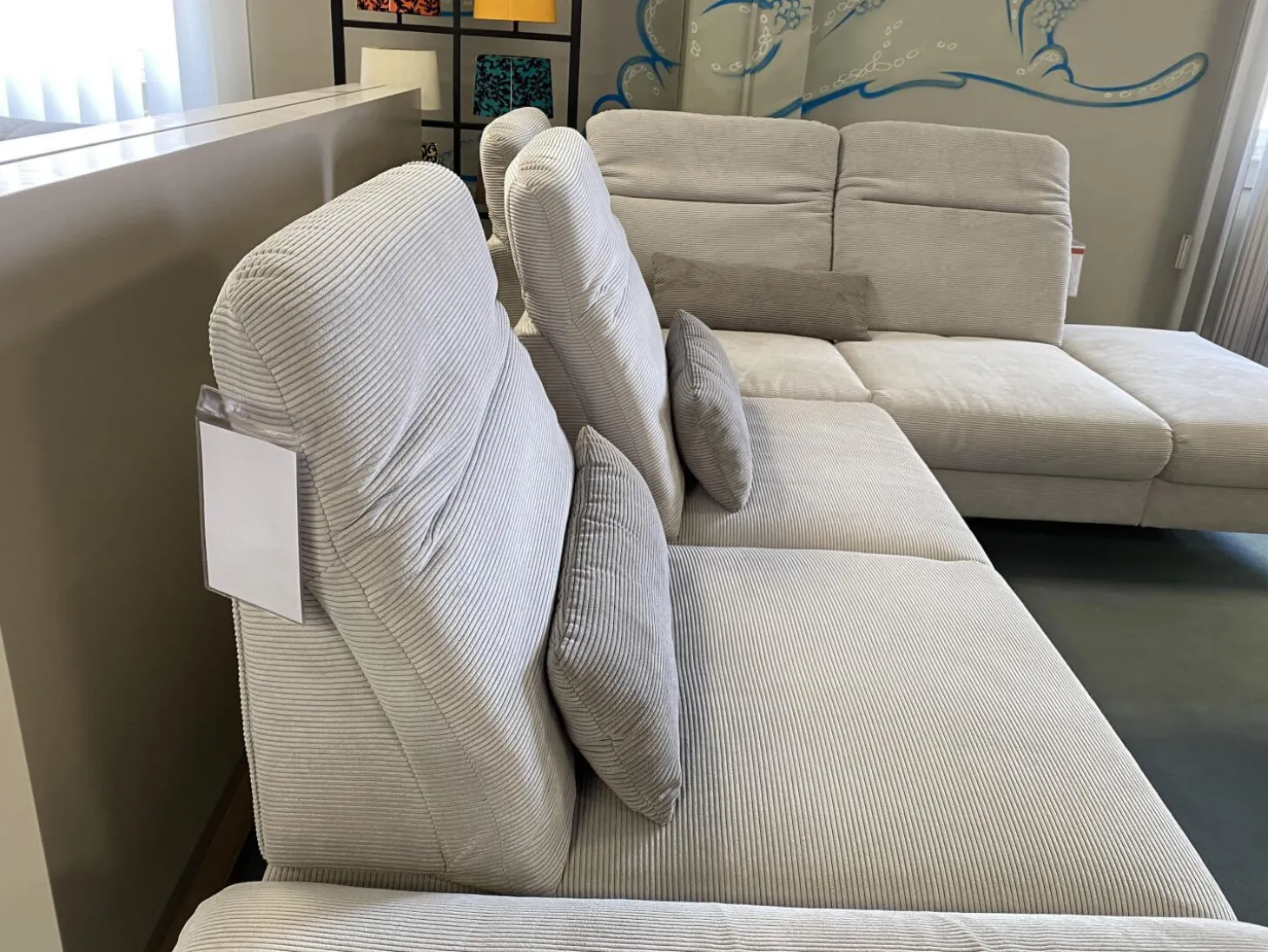 Ecksofa Breda Cord Stoff Rebbit Silver Silber Füße Schwarz Matt Inklusive Verstellungen Und Nierenkissen