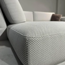 Ecksofa Cara Stoff 22.309 Achalgrau Gestell Kufe In Stahl Schwarz Mit Niedrigem Rückenkissen