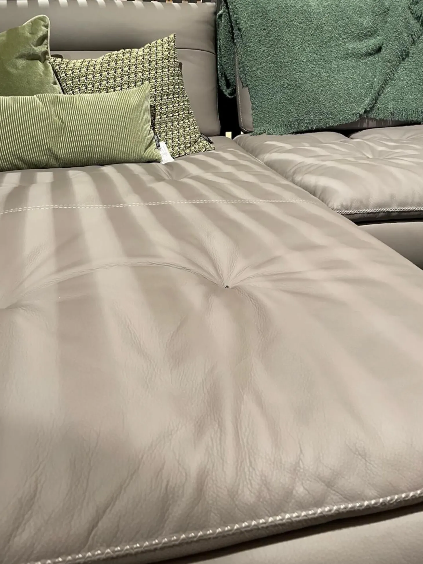 Ecksofa Carlton B Leder Windsor 12 Grigio Scruo Grau Füße Matt Anthrazit