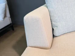 Ecksofa Charles Stoff Lodi Natur Creme Füße Chrom mit 8 Kissen