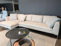 Ecksofa Charles Stoff Lodi Natur Creme Füße Chrom mit 8 Kissen