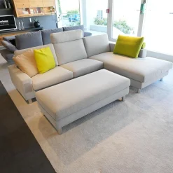 Ecksofa Classic 500 Stoff Sugar 2010 80 Grau Metallfüße Hochglanz Inklusive Hocker Und Kissen