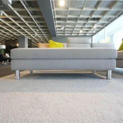 Ecksofa Classic 500 Stoff Sugar 2010 80 Grau Metallfüße Hochglanz Inklusive Hocker Und Kissen