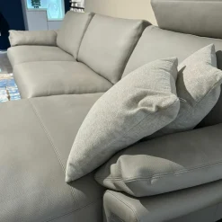 Ecksofa Classics 960 43.200 Kiesel Kufe Hochglanz mit Kopfstütze