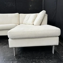 Ecksofa Conseta Bodenfrei Stoff 7149 Weiß Schmalfüße F04 Feinstruktur Stahl Mit Filtgleiter