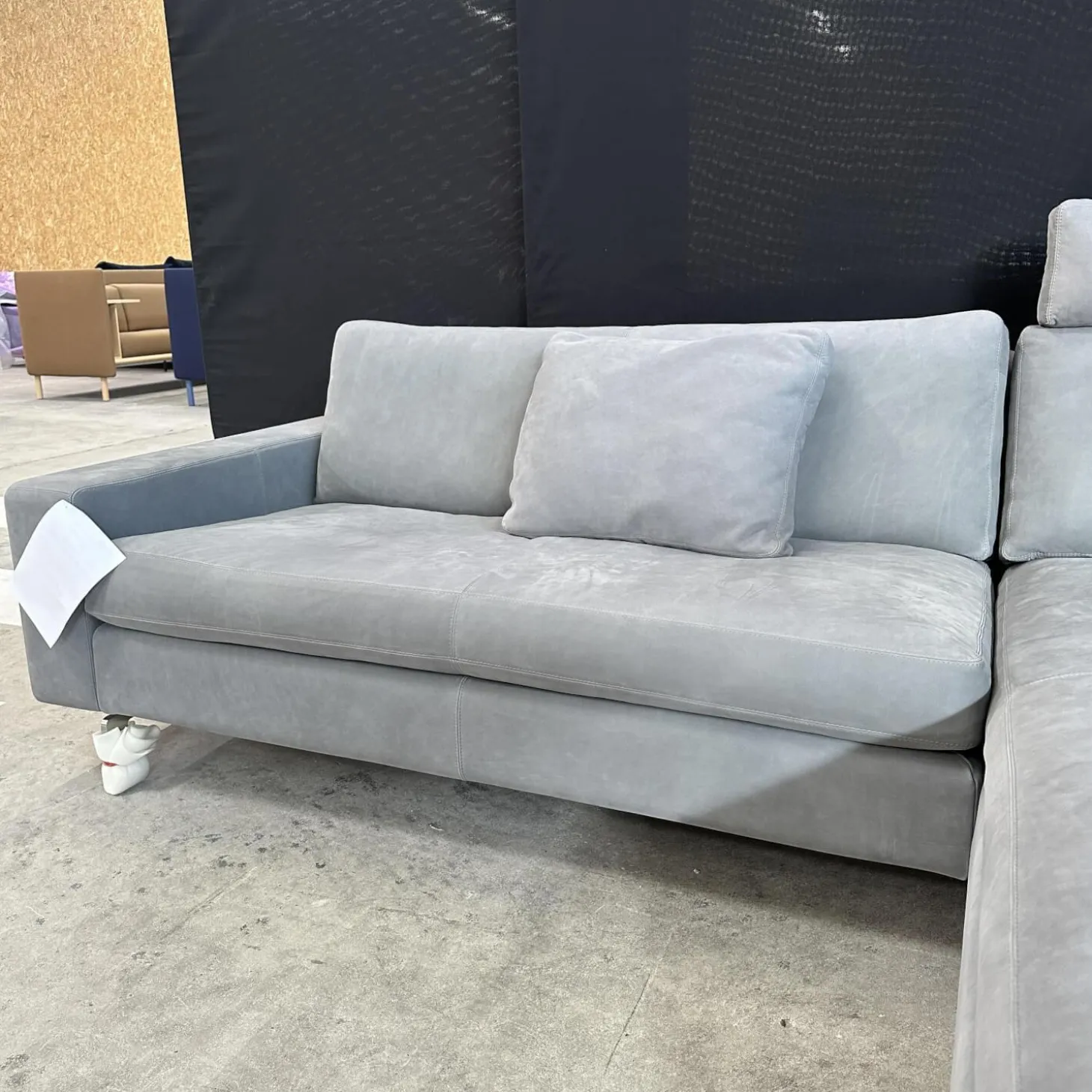 Ecksofa Conseta Leder 682 Elefantengrau Schmalfuß Edelstahl Inklusive Kopfstütze Und 2 Armlehnenkissen