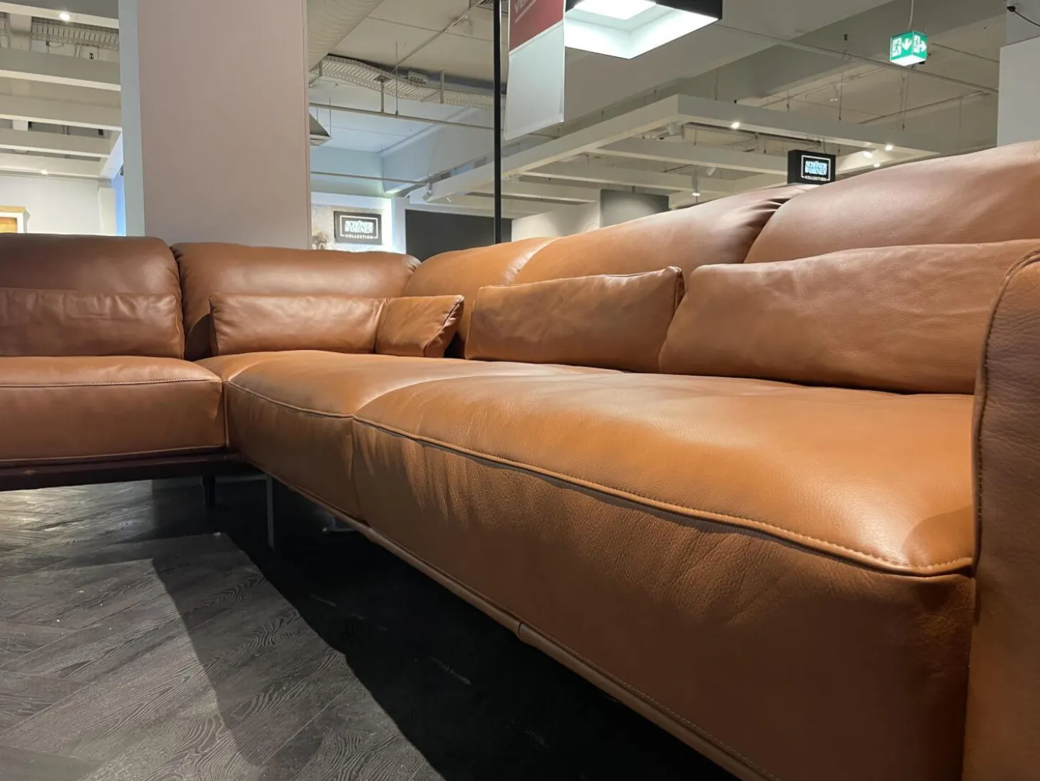 Ecksofa Dsign Corvo R Leder L155 68 Cognac Braun Kufe Anthrazit Mit Festem Hocker