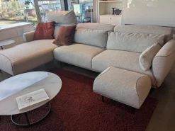 Ecksofa Eden Stoff Thuile C0002 Grau Creme Fuße Metall Bronze Schwarz Pulverbeschichtet Inklusive Hocker Und 3 Kissen