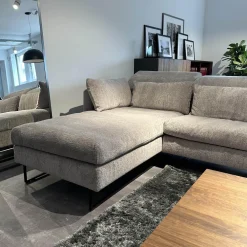 Ecksofa Embrace Bezug Stoff 4401 92 Grau Abziehbar Metallfuß Schwarz Inklusive 4 Kissen