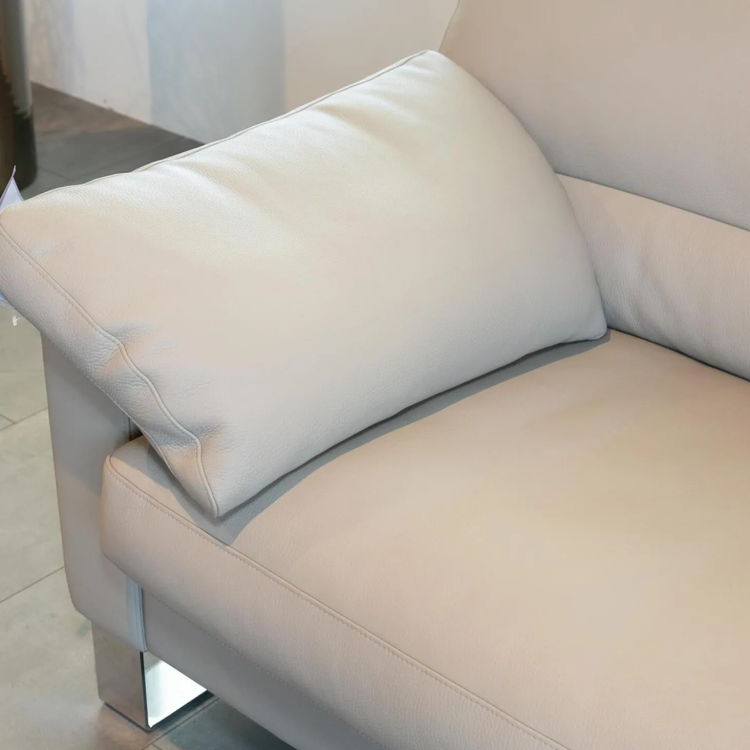 Ecksofa Esparo 400 Bezug Leder I 43.210 Creme Kufen 8 HG Mit Kopfstütze Und Armlehnkissen